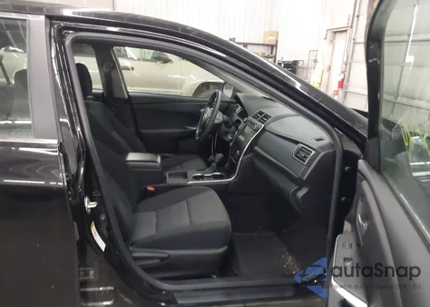 2015 Toyota Camry Le z USA, uszkodzony, nr VIN 4T4BF1FK3FR466420